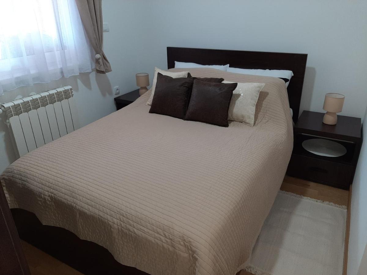 Apartman Viaggio Sremska Mitrovica Exterior foto